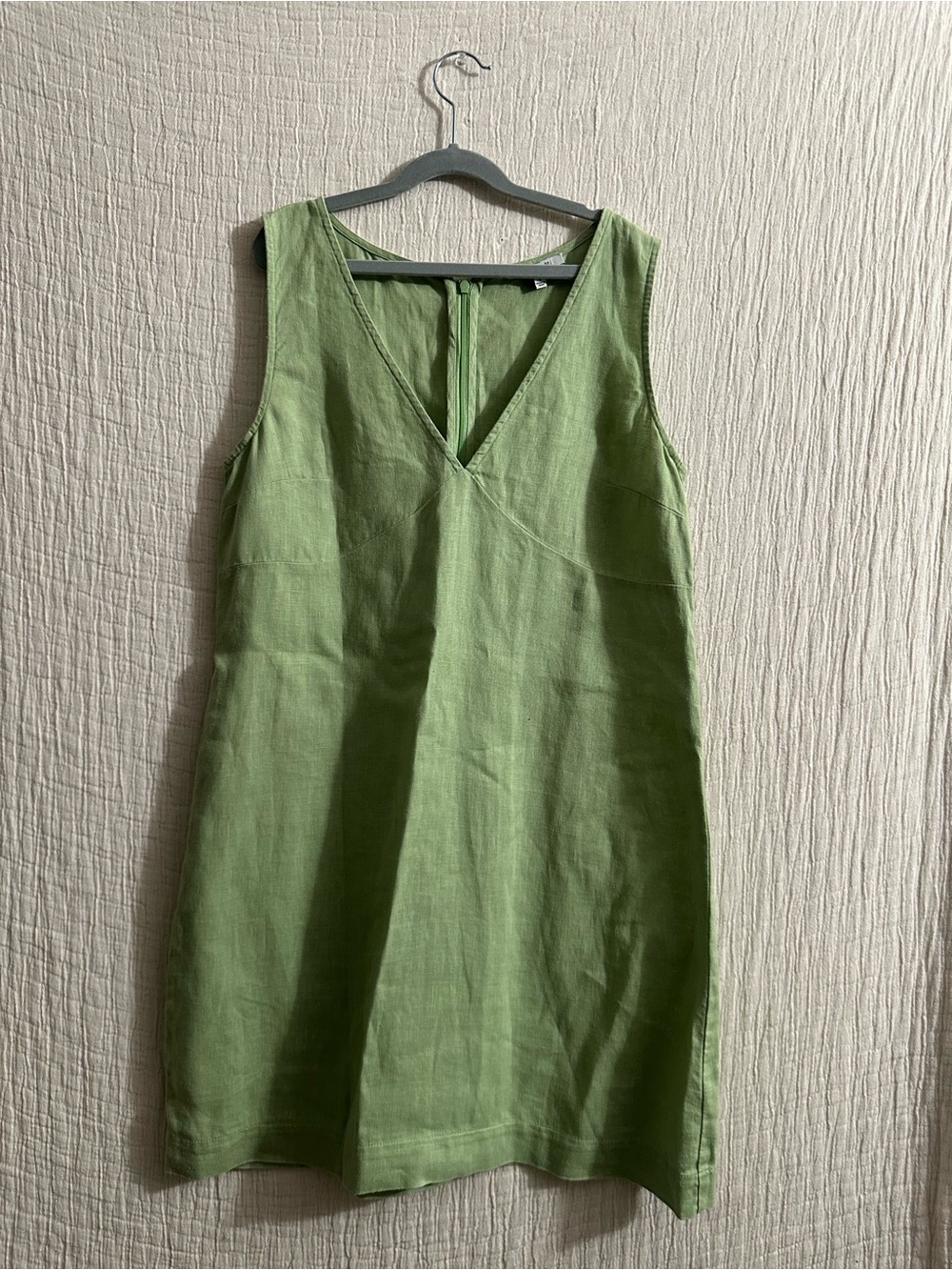Madewell Ariana V-Neck Mini Dress in a light green linen sz S